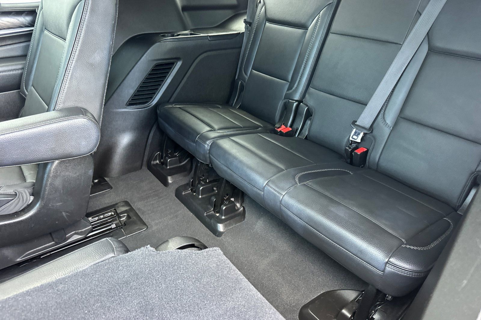 Used 2021 GMC Yukon Denali w/ Denali Ultimate Package AWD/4WD image 19