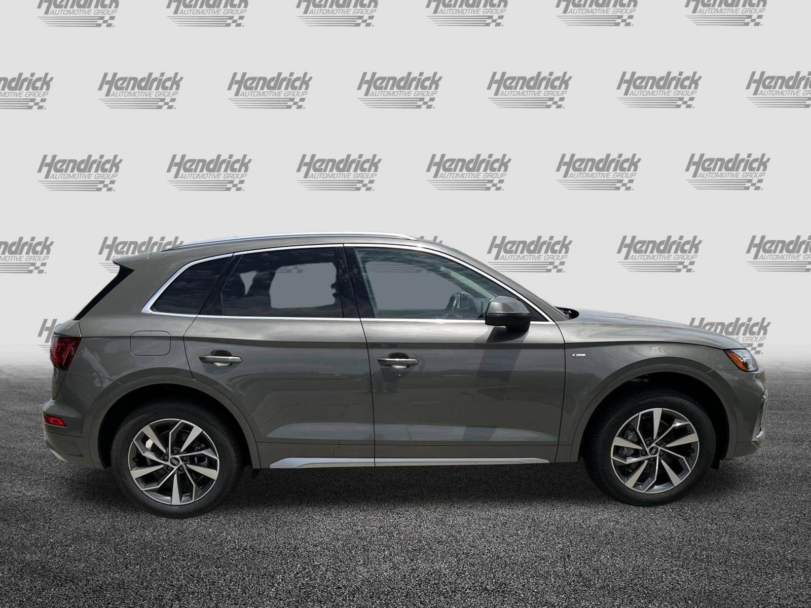 Certified 2023 Audi Q5 2.0T Premium Plus w/ Premium Plus Package AWD/4WD image 10