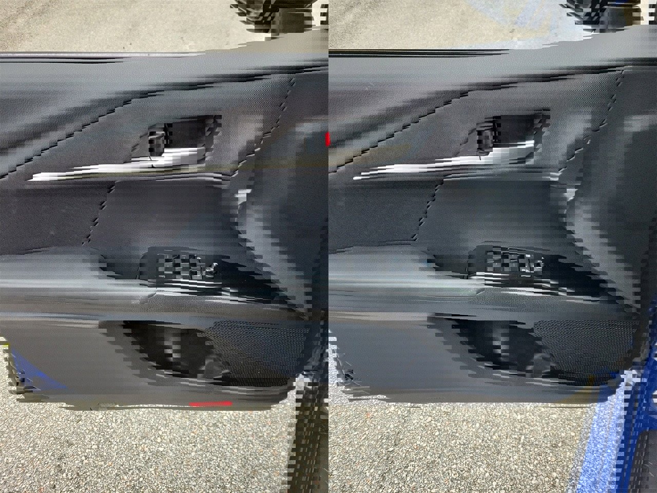 Used 2025 Toyota Camry LE image 14