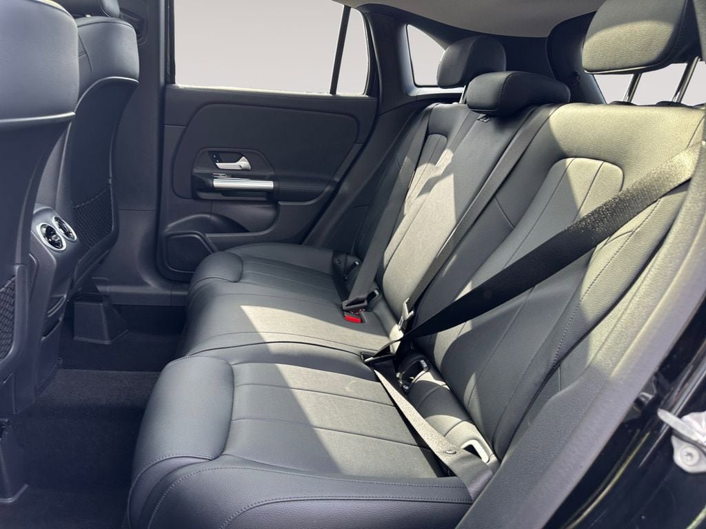 Used 2022 Mercedes-Benz GLA 250 4MATIC image 13