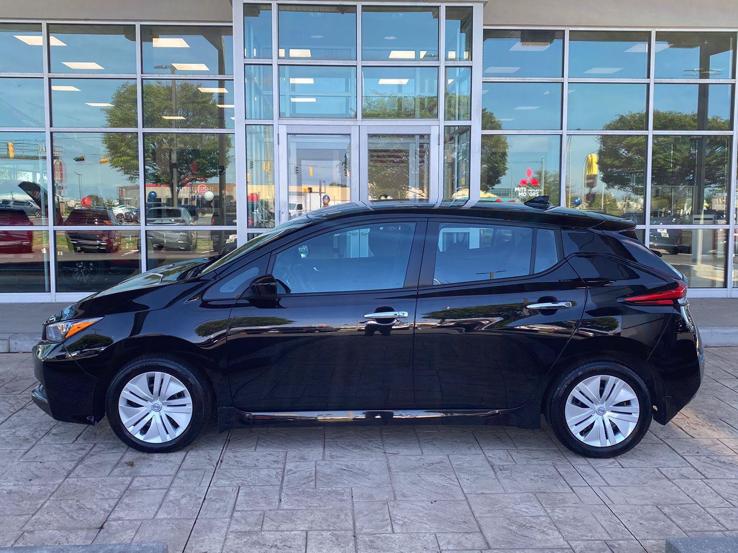 Certified 2023 Nissan Leaf S FWD image 4