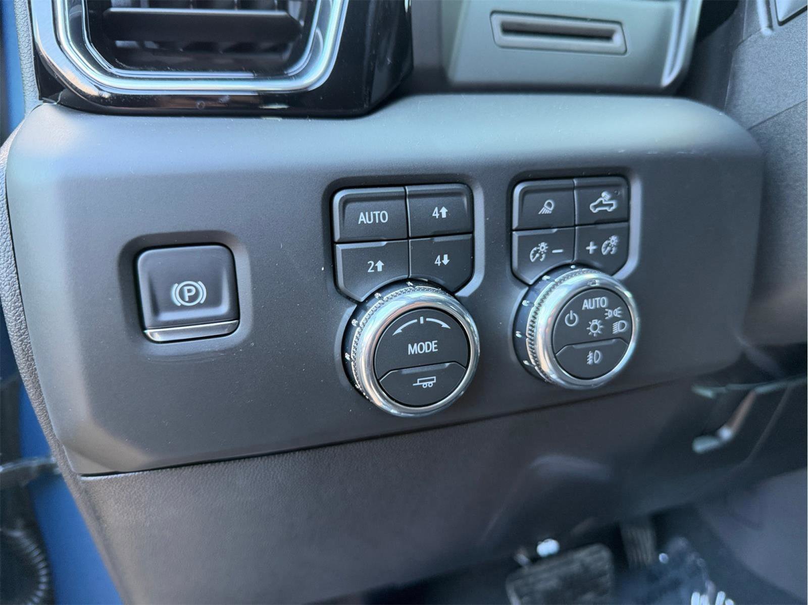 New 2026 GMC Sierra 3500 Denali image 28