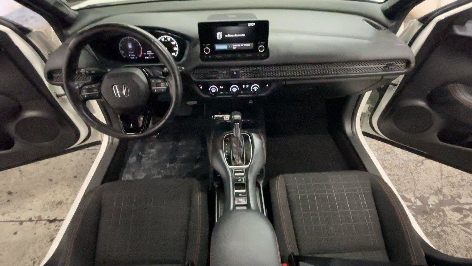 Certified 2025 Honda HR-V Sport image 28