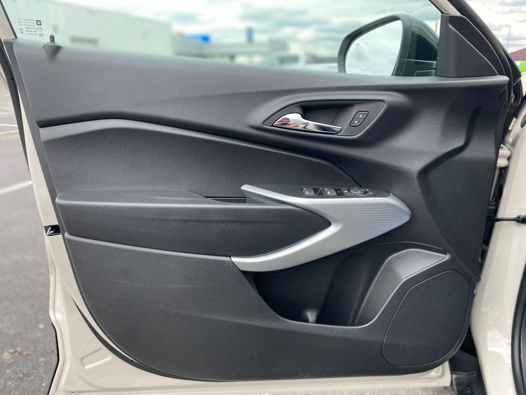 New 2026 Chevrolet Trax RS FWD image 19