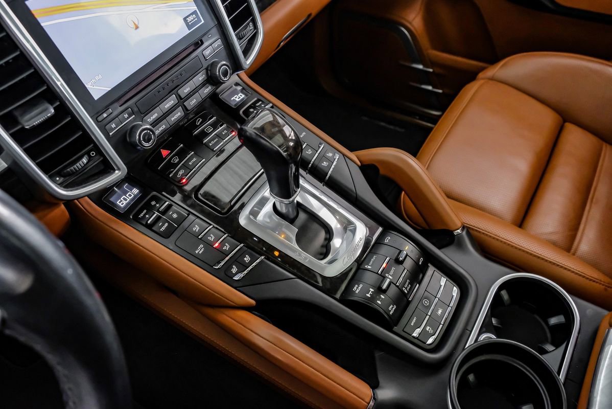 Used 2018 Porsche Cayenne Turbo image 24