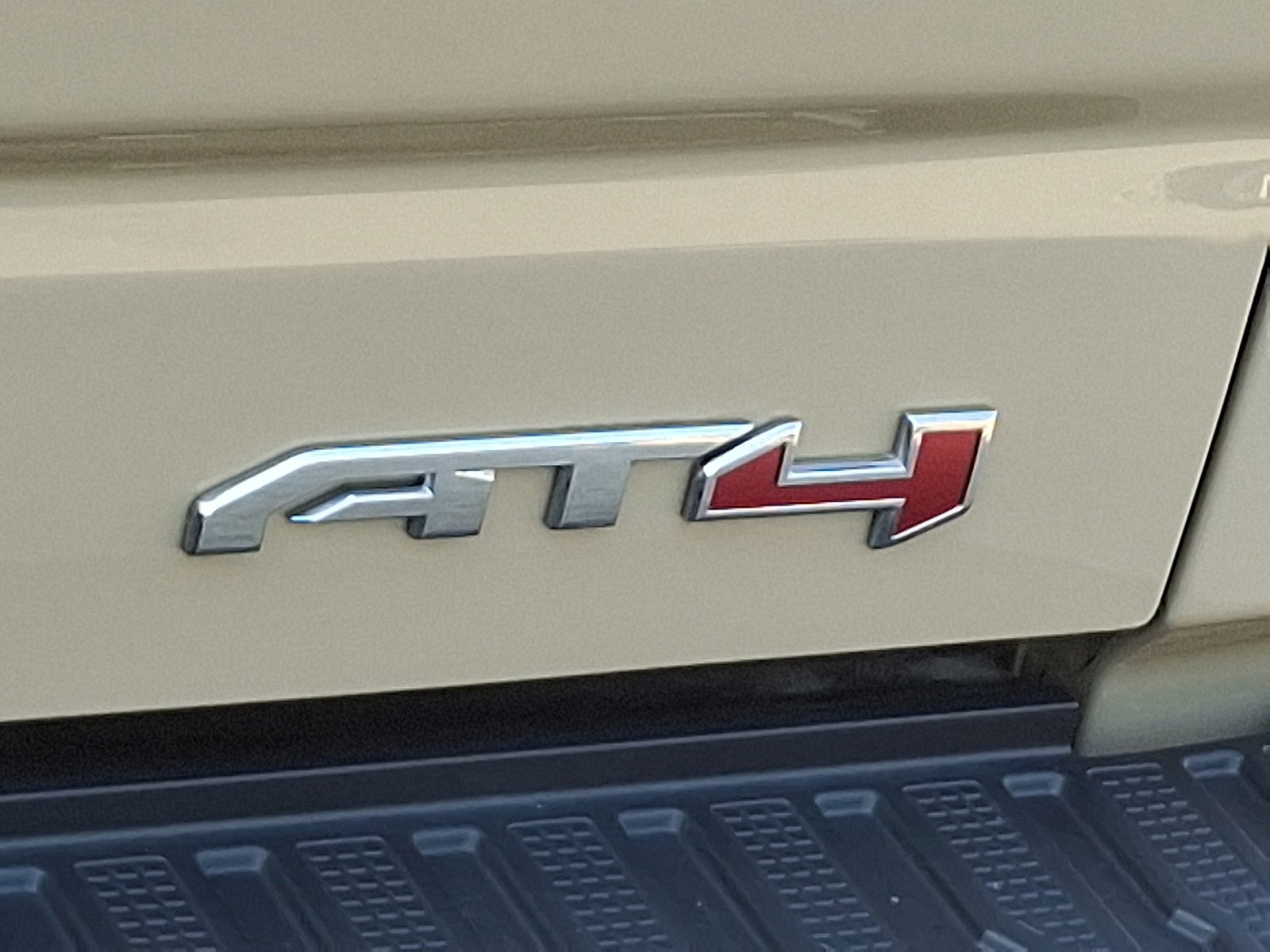 Used 2022 GMC Sierra 1500 AT4 w/ AT4 Premium Package image 29