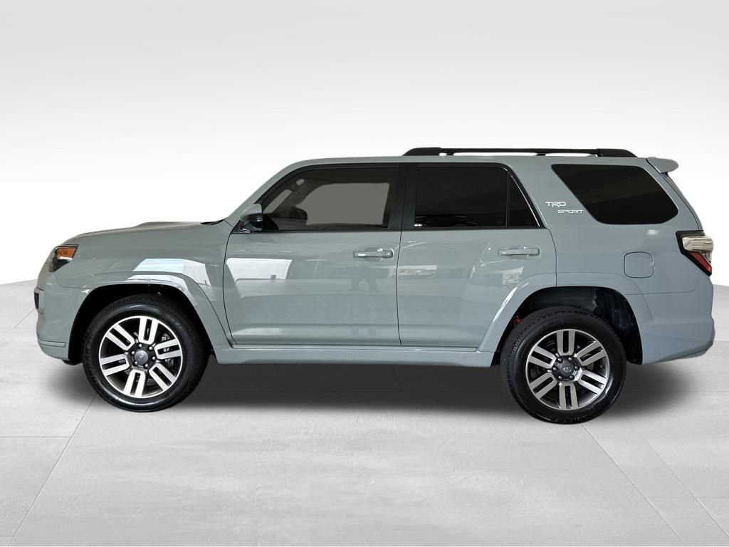 Used 2022 Toyota 4Runner TRD Sport image 2