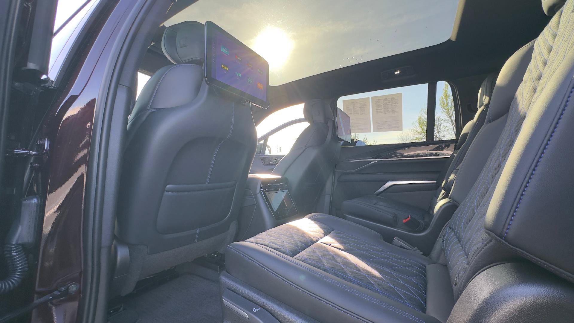 Used 2026 Cadillac Escalade IQL Sport 1 AWD/4WD image 11