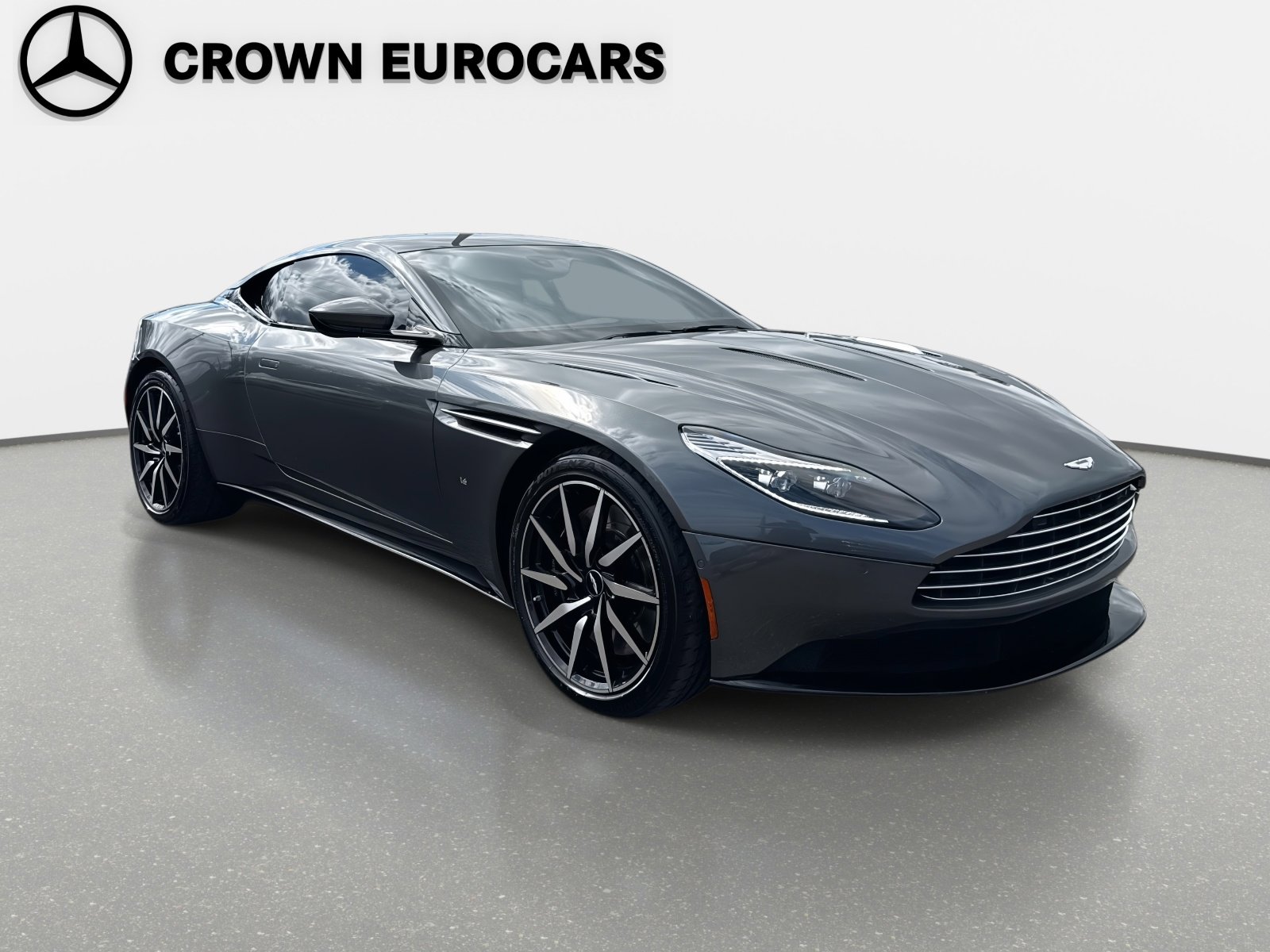 Used 2017 Aston Martin DB11 V12 image 7