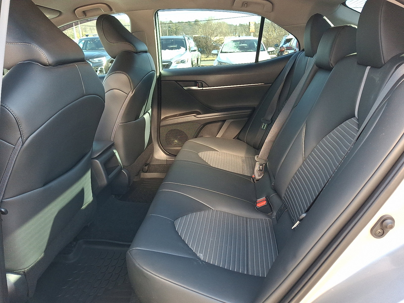 Used 2022 Toyota Camry SE image 11