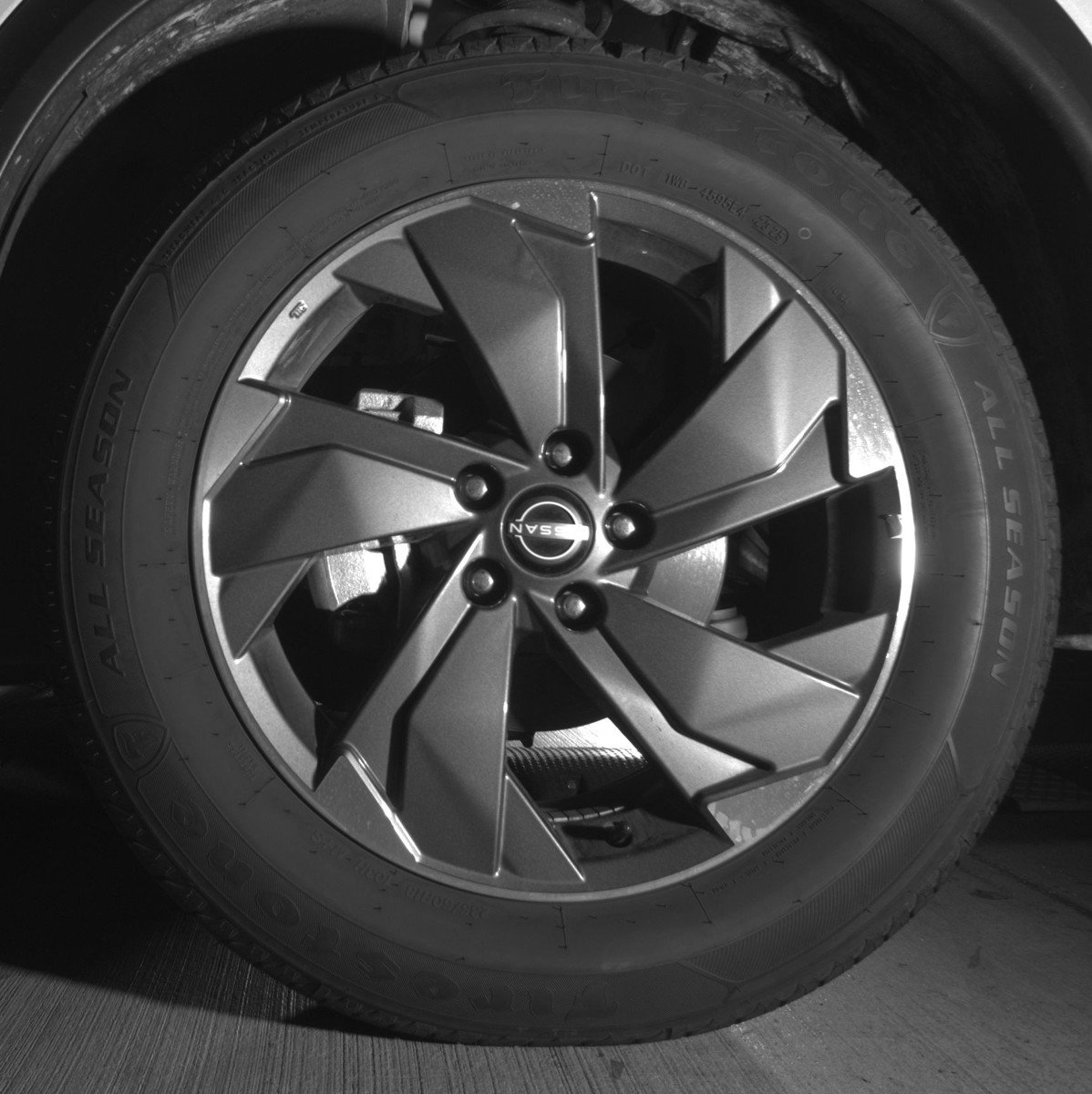 Used 2025 Nissan Rogue SV image 12