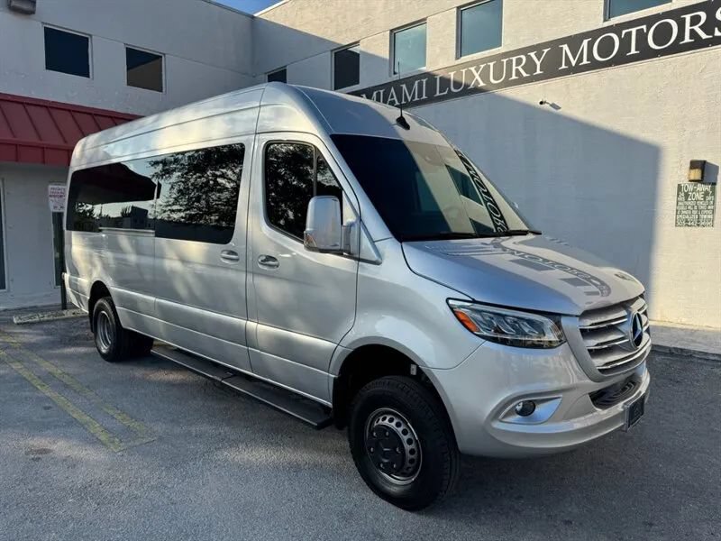Used 2023 Mercedes-Benz Sprinter 3500 image 5