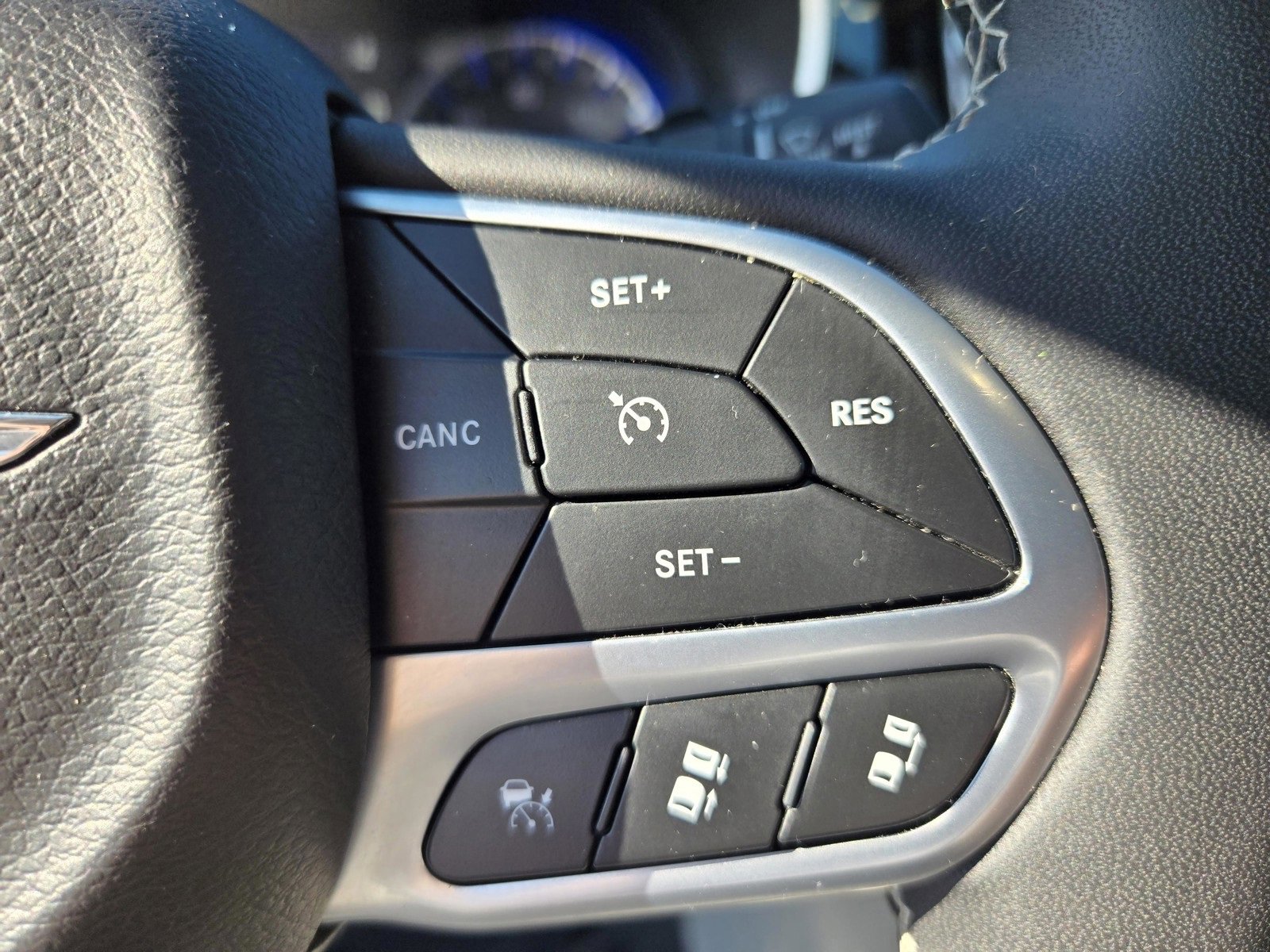 Used 2024 Chrysler Pacifica Limited image 20