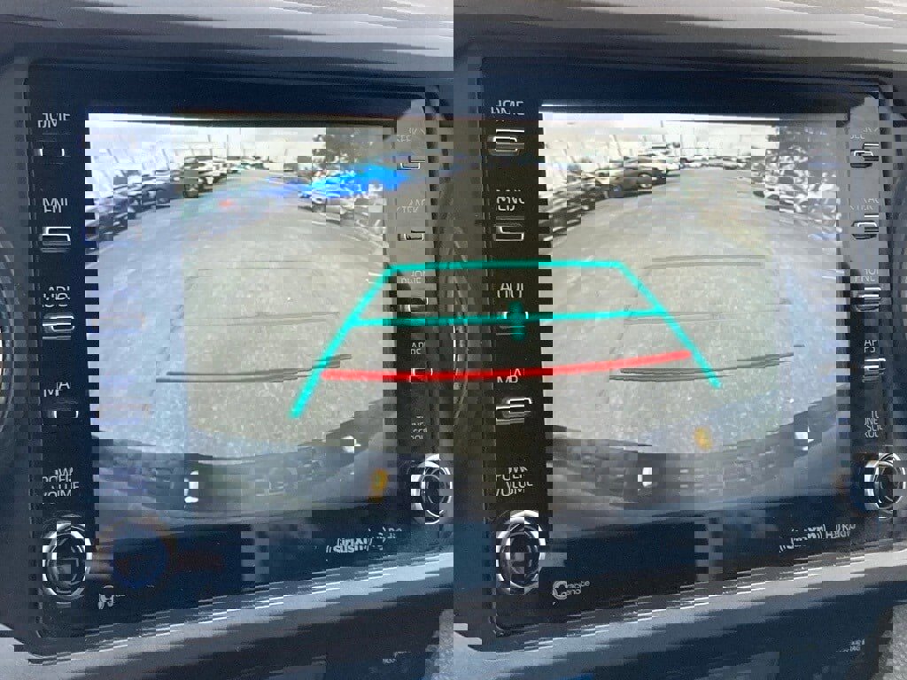 Used 2022 Toyota Tacoma TRD Sport w/ Technology Package image 19