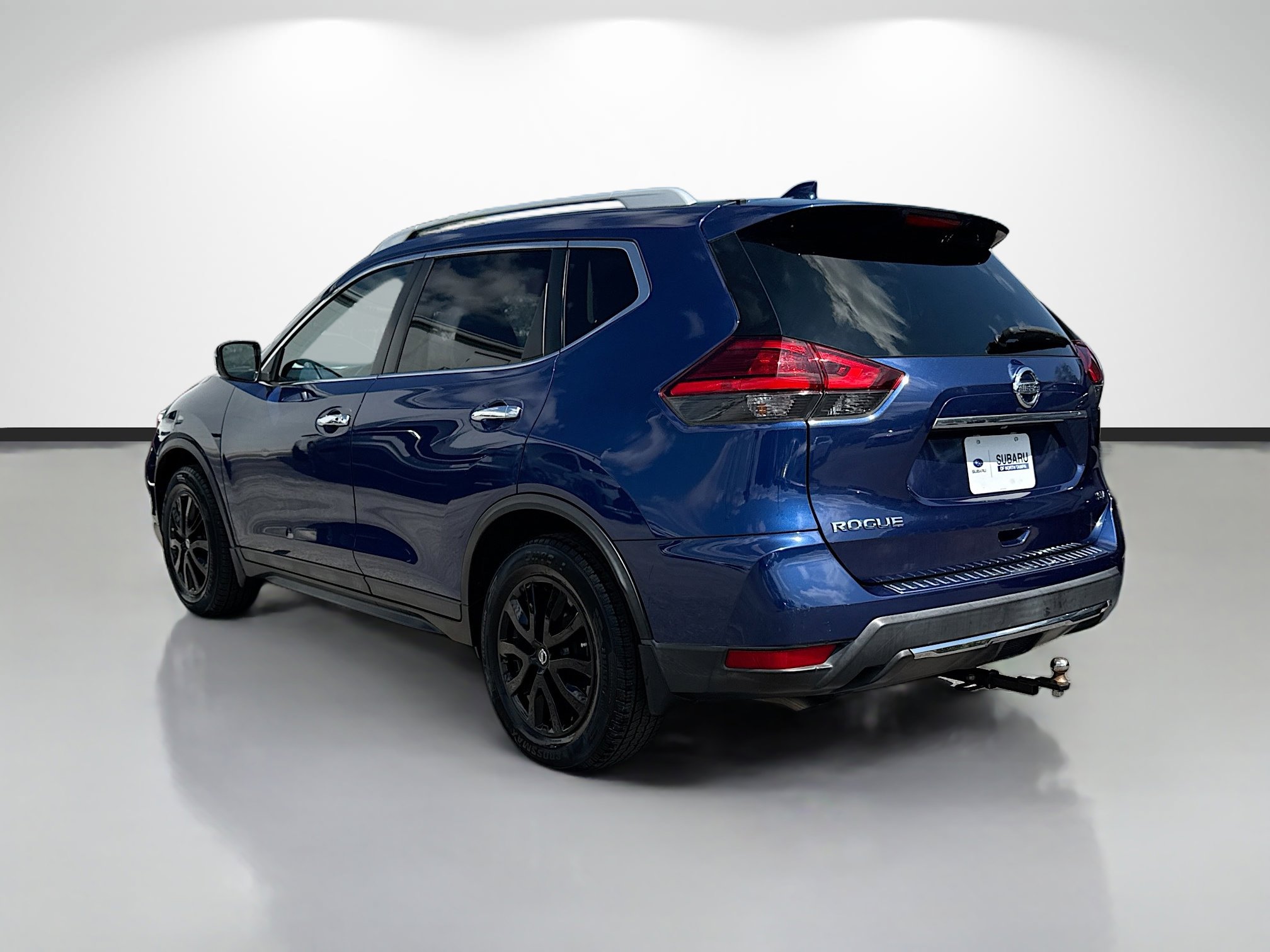 Used 2017 Nissan Rogue SV FWD image 5
