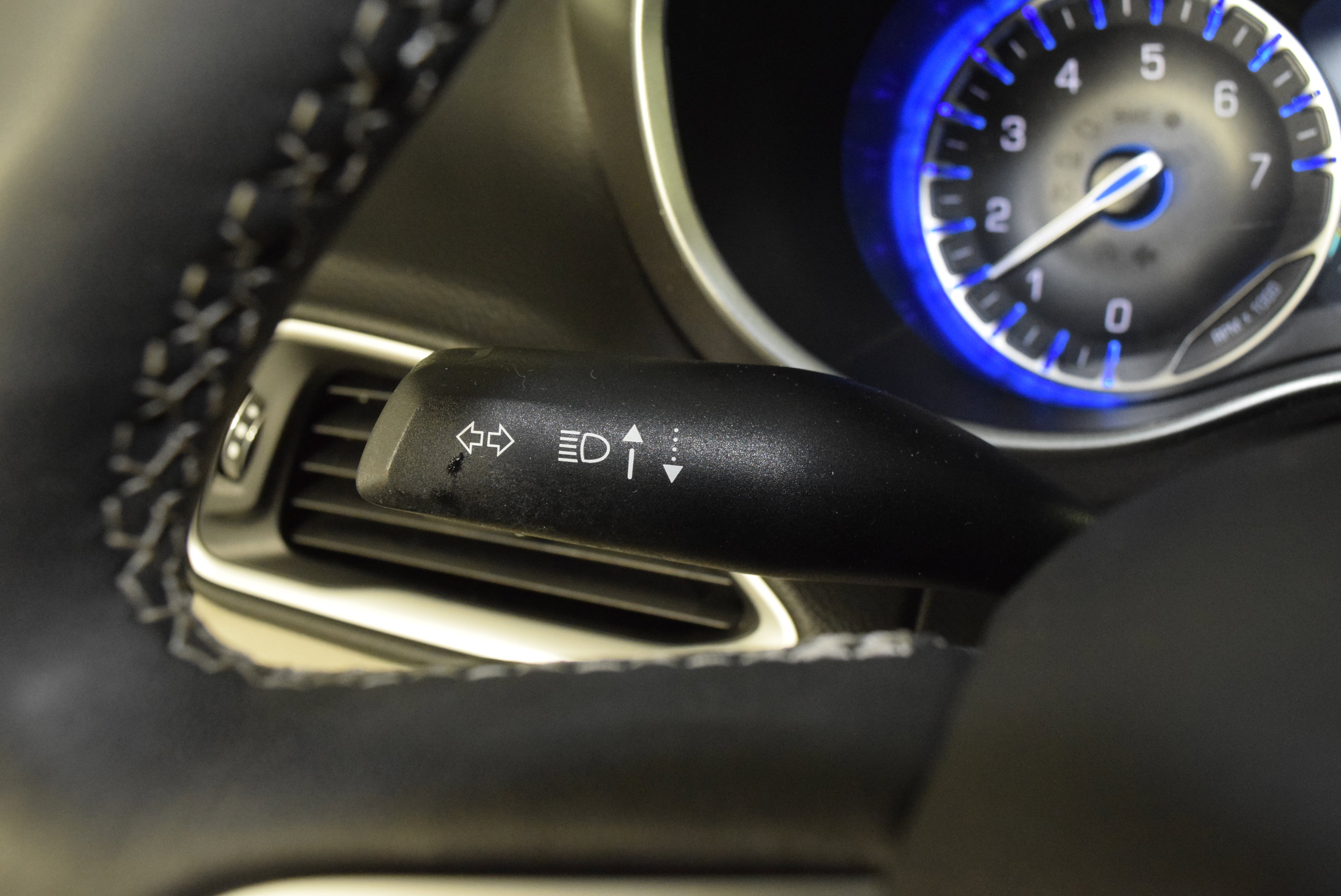 Used 2024 Chrysler Pacifica Touring-L image 17