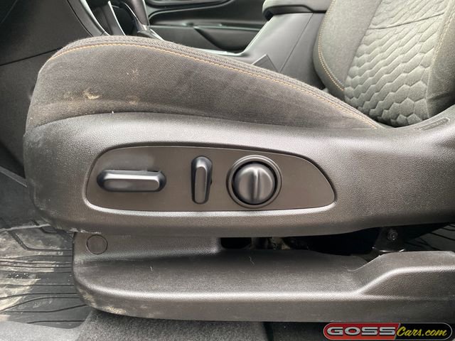 Used 2018 Chevrolet Equinox LT image 25