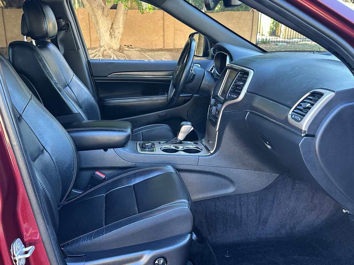 Used 2017 Jeep Grand Cherokee Limited w/ Luxury Group II AWD/4WD image 23