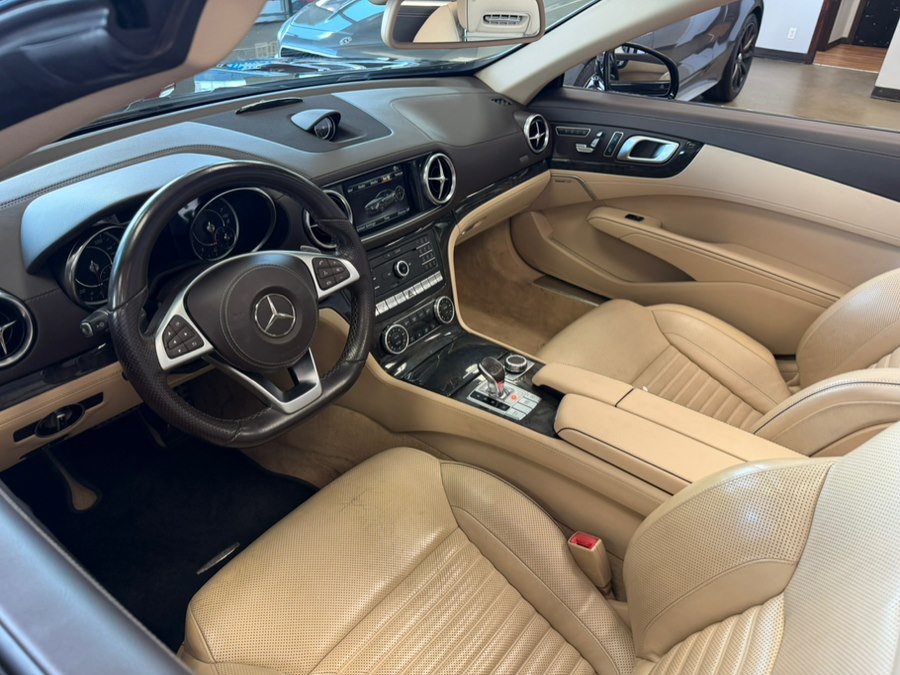 Used 2017 Mercedes-Benz SL 550 image 10