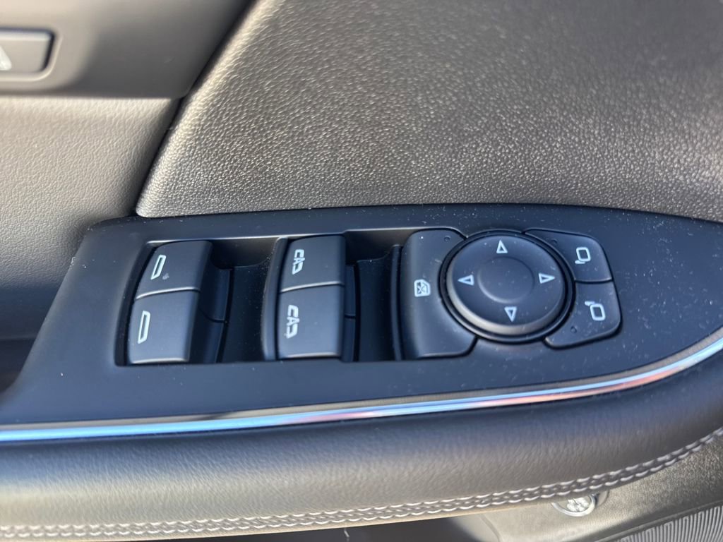 Used 2023 Buick Envision Essence w/ Sport Touring Package image 21