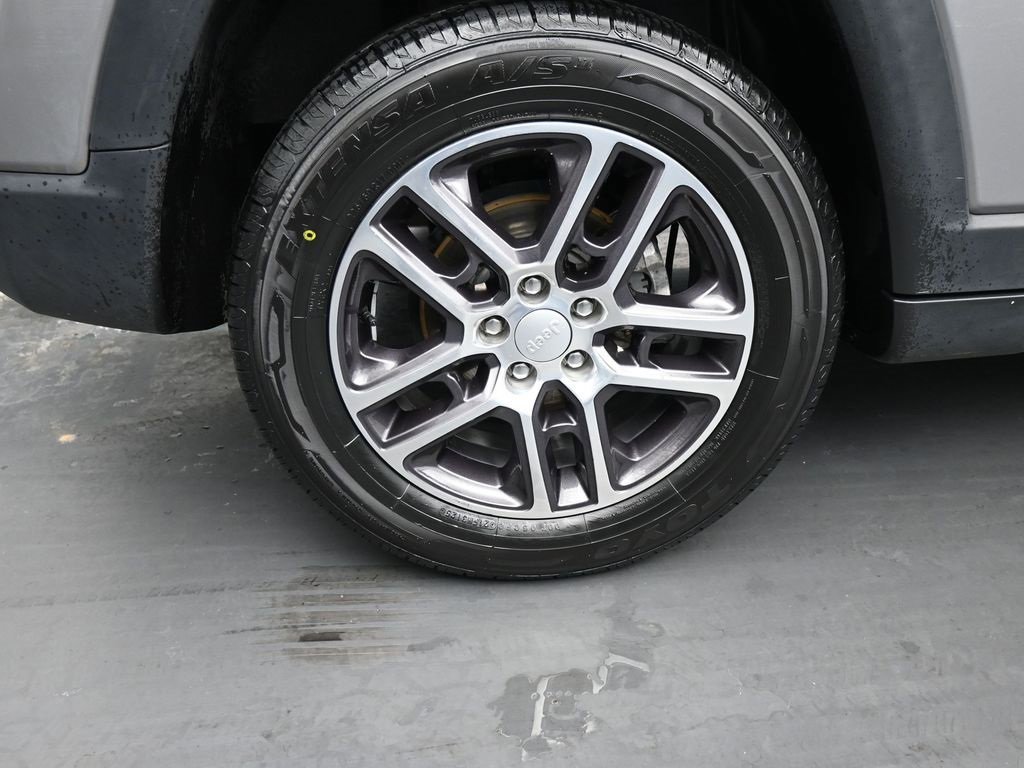 Used 2019 Jeep Compass Latitude w/ Popular Equipment Group image 10