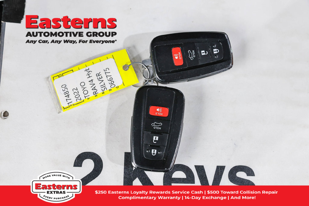 Used 2022 Toyota RAV4 XLE w/ Convenience Package AWD/4WD image 25