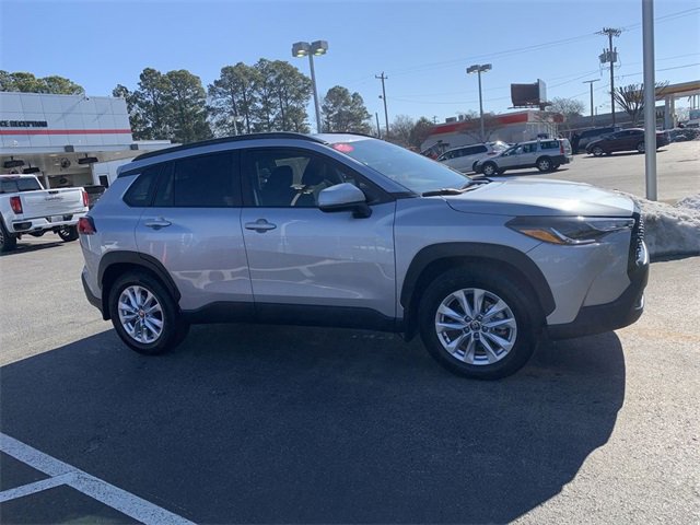 Used 2024 Toyota Corolla Cross LE image 9