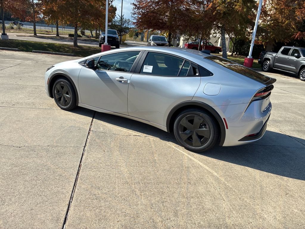 New 2026 Toyota Prius LE image 3