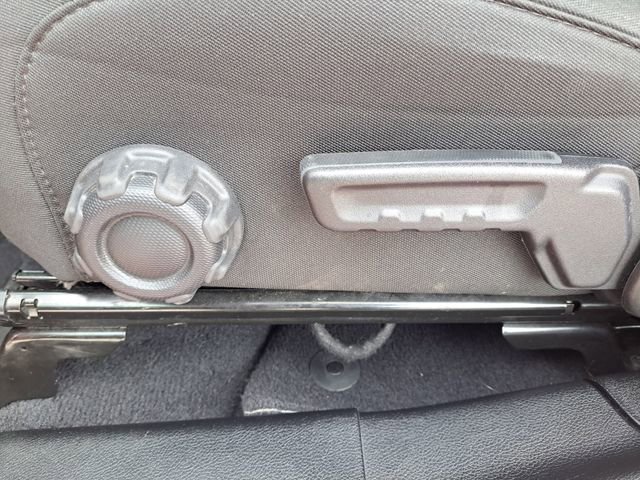 Used 2023 Jeep Wrangler Sahara image 7