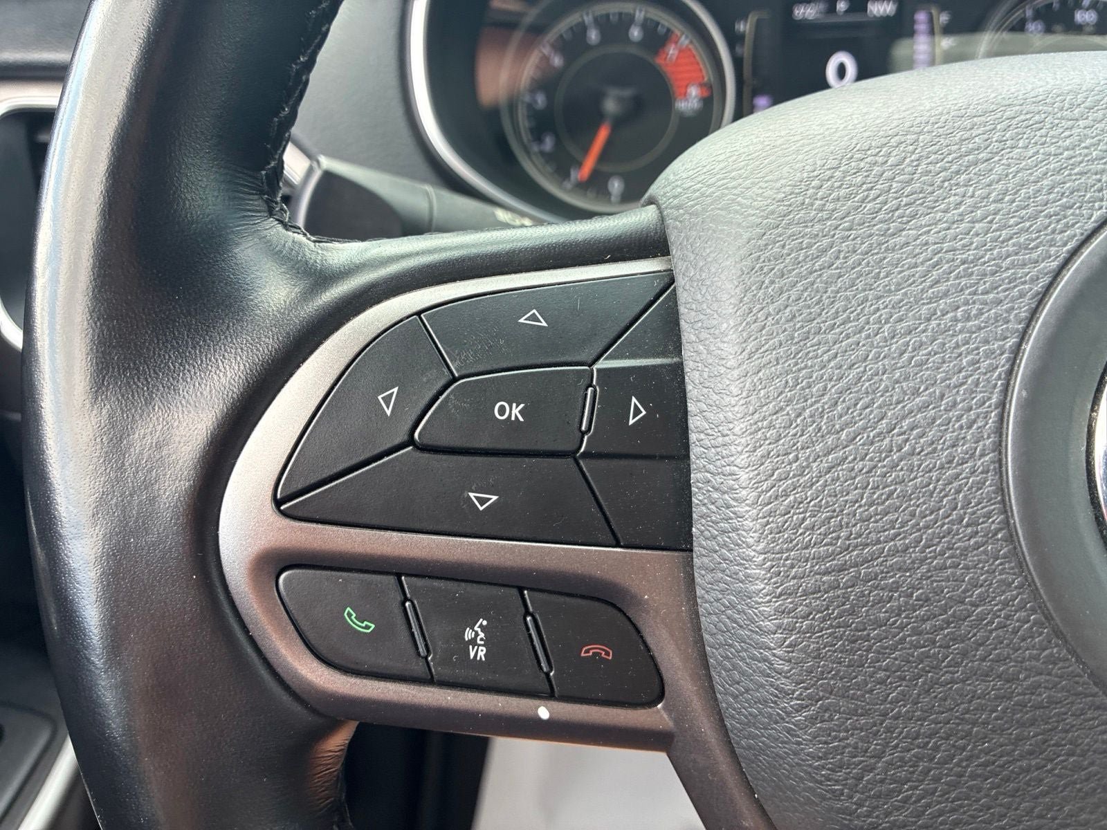 Used 2021 Jeep Cherokee Latitude Lux FWD image 24
