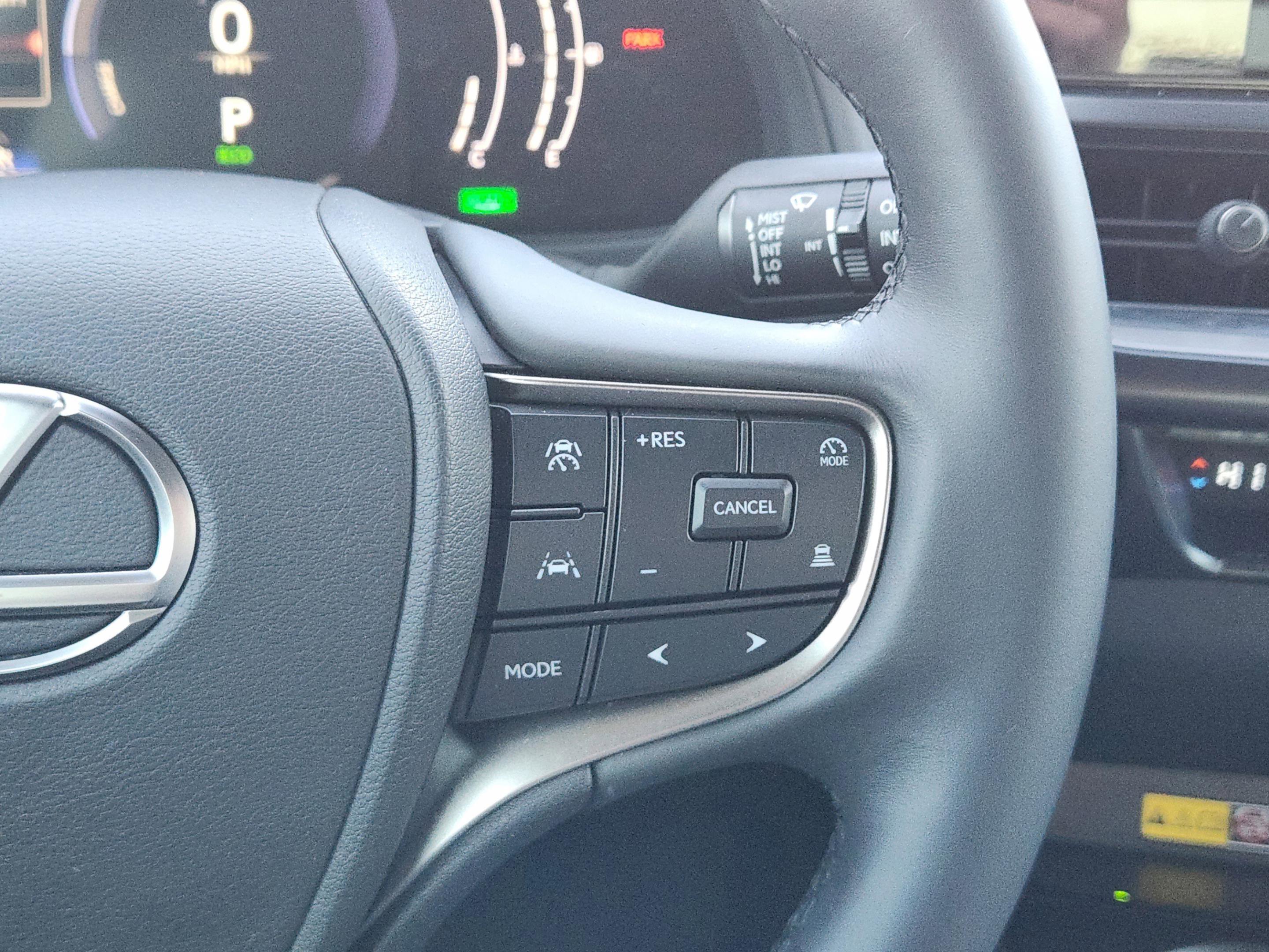 Certified 2025 Lexus UX 300h FWD image 25