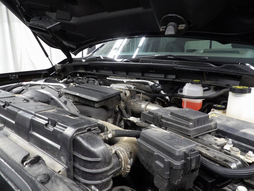 Used 2023 GMC Sierra 3500 Denali w/ Technology Package image 27