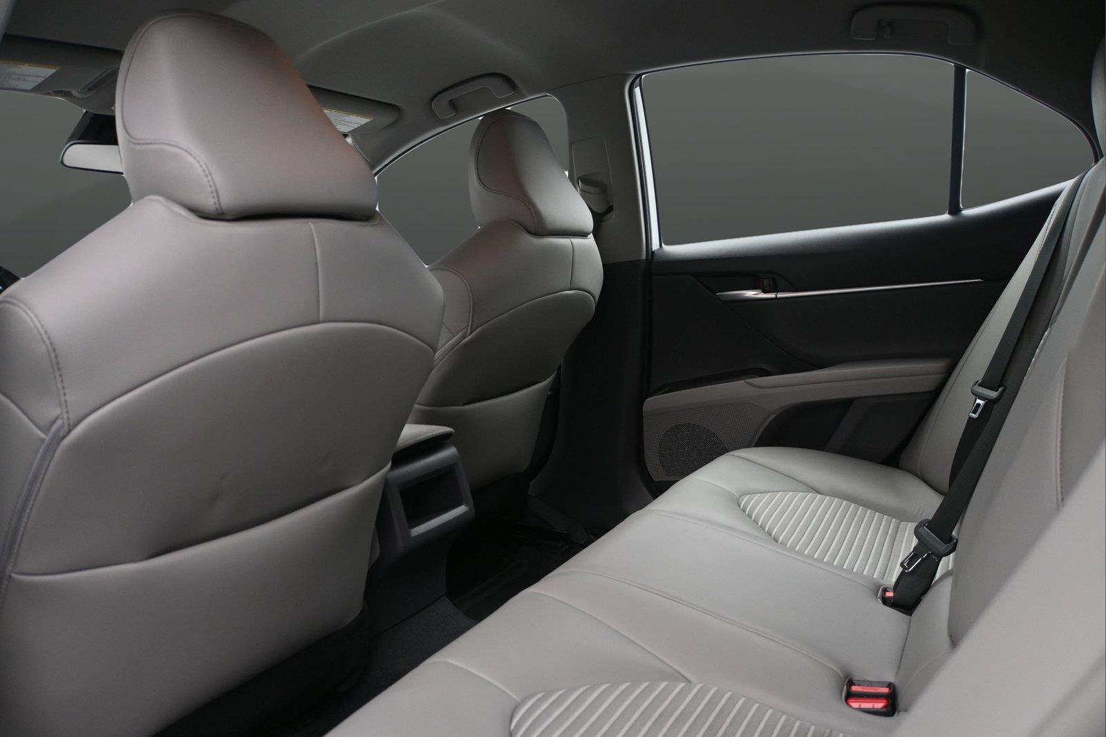 Used 2023 Toyota Camry SE FWD image 11