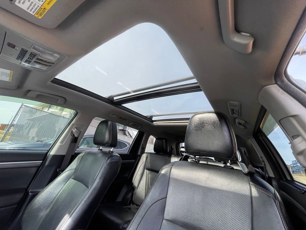 Used 2017 Toyota Highlander Limited Platinum AWD/4WD image 26