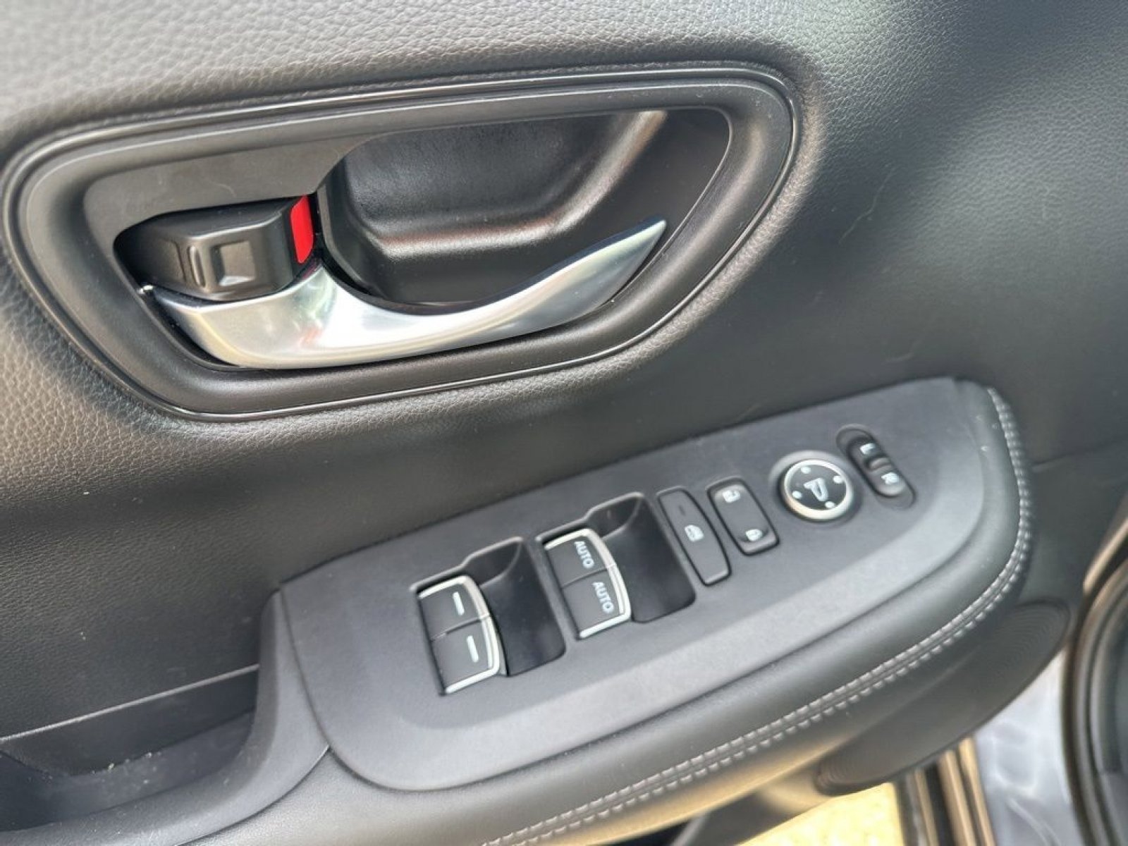 Used 2024 Honda HR-V EX-L image 15