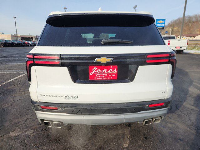 Used 2024 Chevrolet Traverse LT image 4