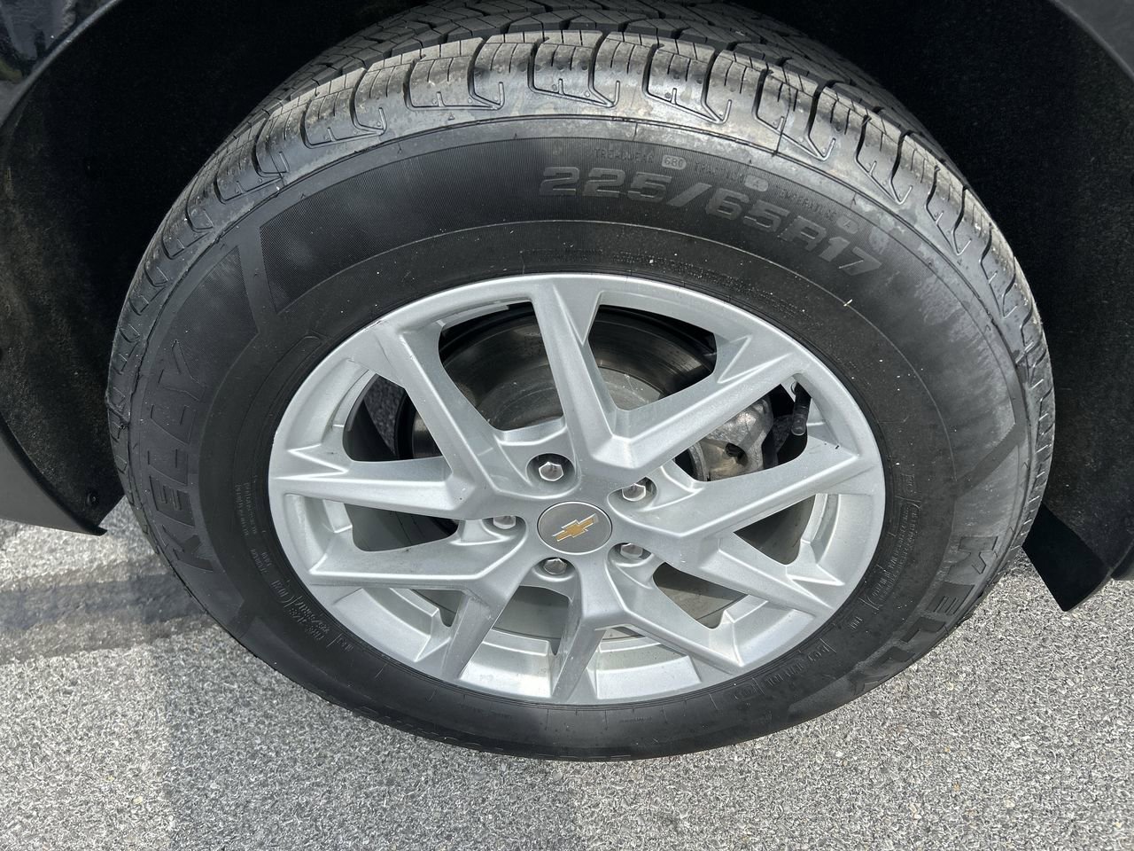 Used 2023 Chevrolet Equinox LS w/ LS Convenience Package AWD/4WD image 9