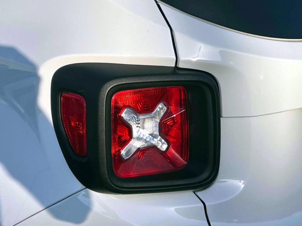 Certified 2022 Jeep Renegade Trailhawk w/ Sun/Sound Group AWD/4WD image 11