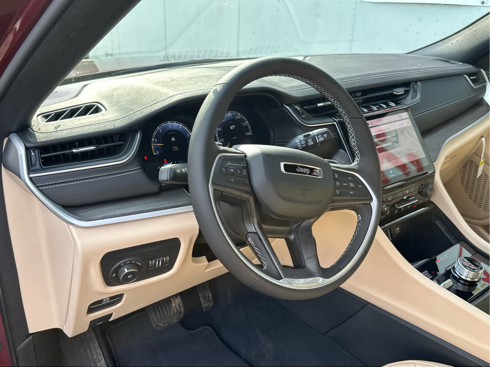 New 2025 Jeep Grand Cherokee L Limited w/ Trailer Tow Package AWD/4WD image 24