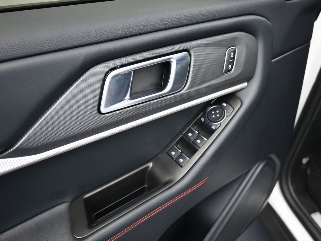 Used 2025 Ford Explorer ST-Line image 15