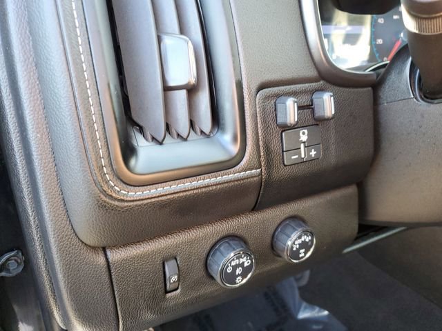 Used 2020 GMC Canyon Denali image 8