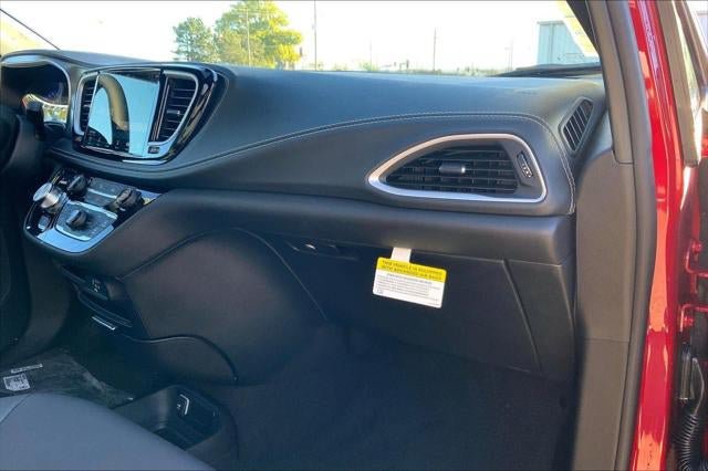 New 2026 Chrysler Pacifica Select w/ S Appearance Package FWD image 53