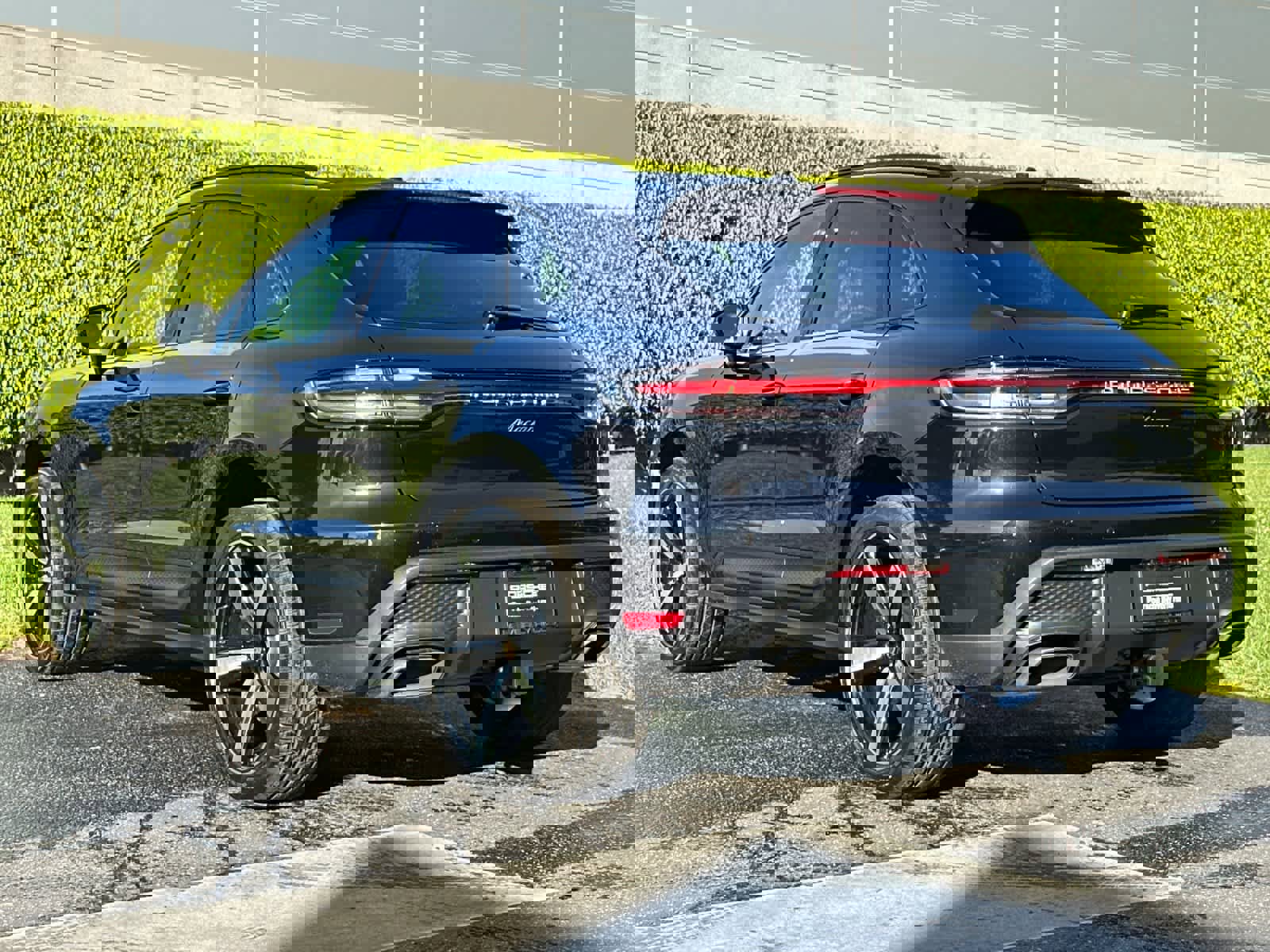 New 2026 Porsche Macan image 3