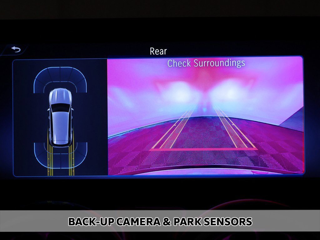 Used 2025 Mercedes-Benz GLB 250 4MATIC image 4