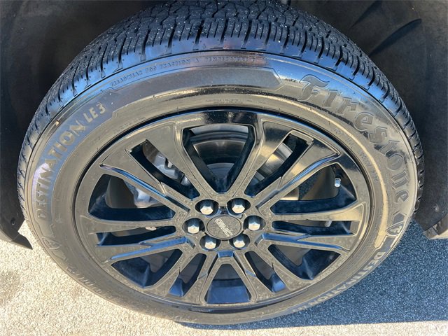 Used 2023 GMC Acadia SLE w/ Driver Convenience Package image 11