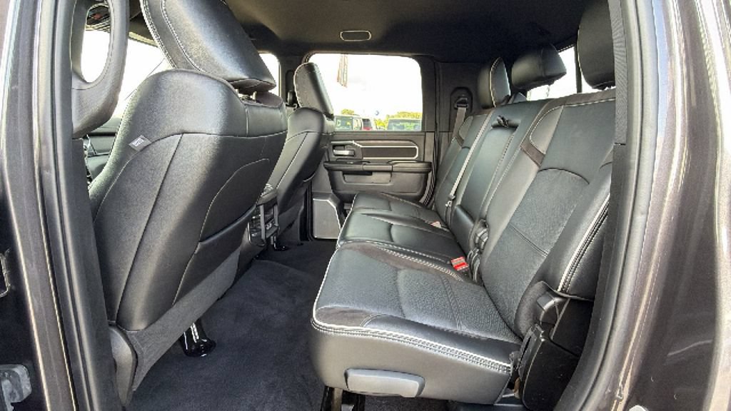 Used 2025 RAM 3500 Laramie AWD/4WD image 26