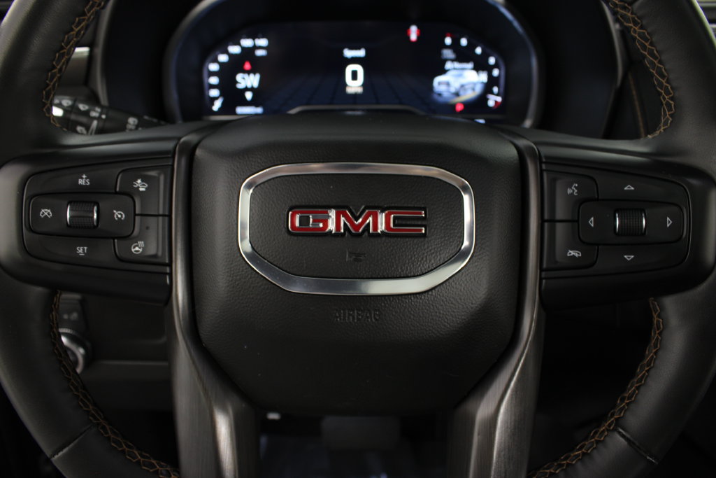 Used 2023 GMC Yukon XL AT4 w/ AT4 Premium Package AWD/4WD image 14