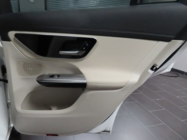 Used 2024 Mercedes-Benz GLC 300 image 12
