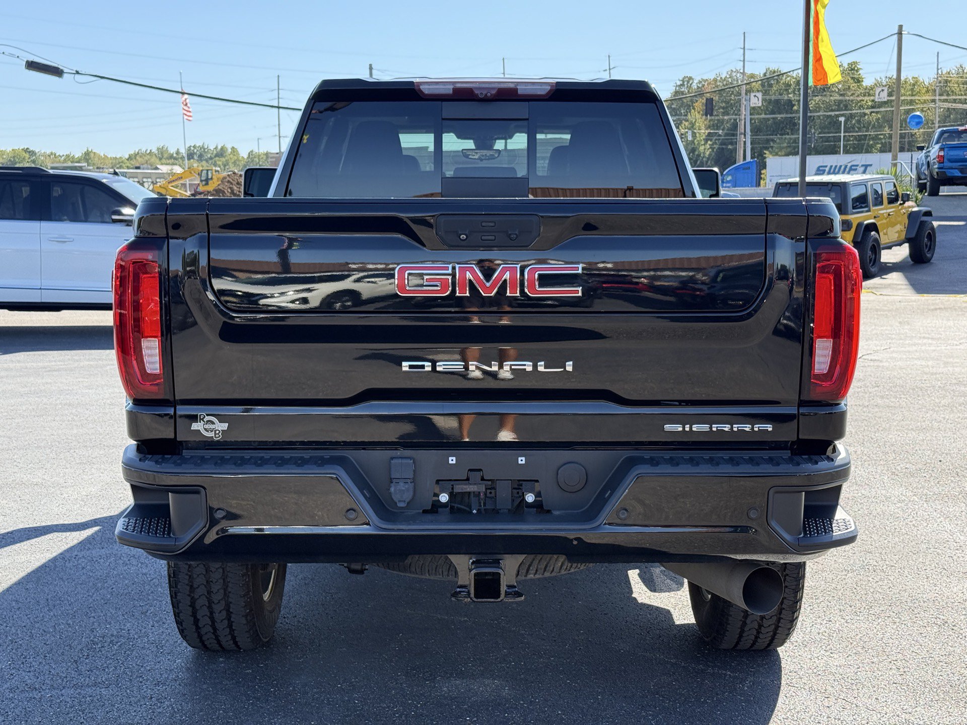 Used 2021 GMC Sierra 3500 Denali w/ Technology Package AWD/4WD image 7