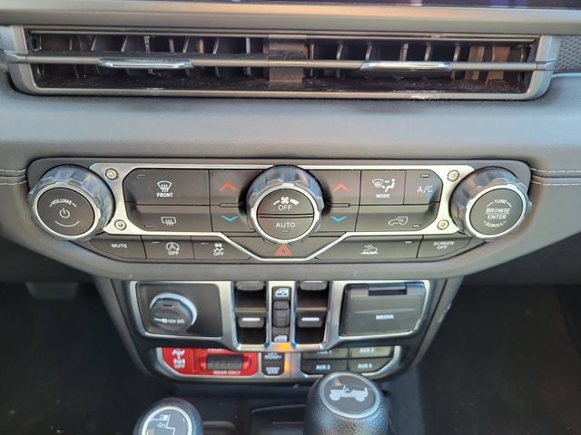 Used 2024 Jeep Wrangler Unlimited Rubicon AWD/4WD image 9
